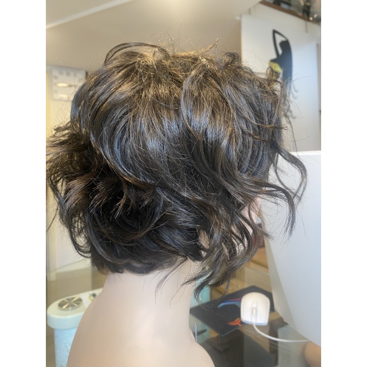 Parrucca full lace corta colore scuro Capelli misti