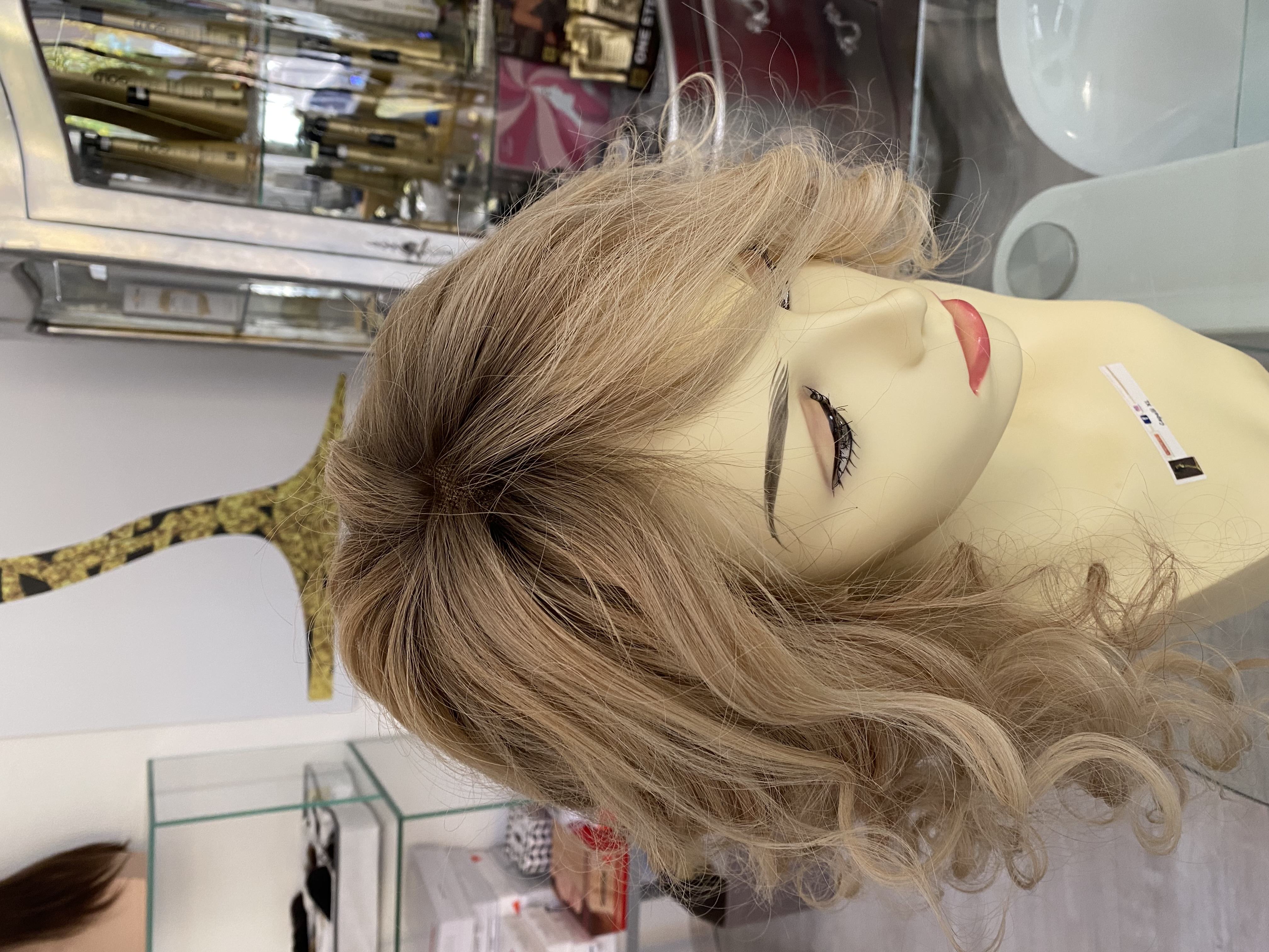 Parrucca Riccia Capelli umani Brasiliani lavorazione artigianale fatta su misura Parrucca effetto cinema