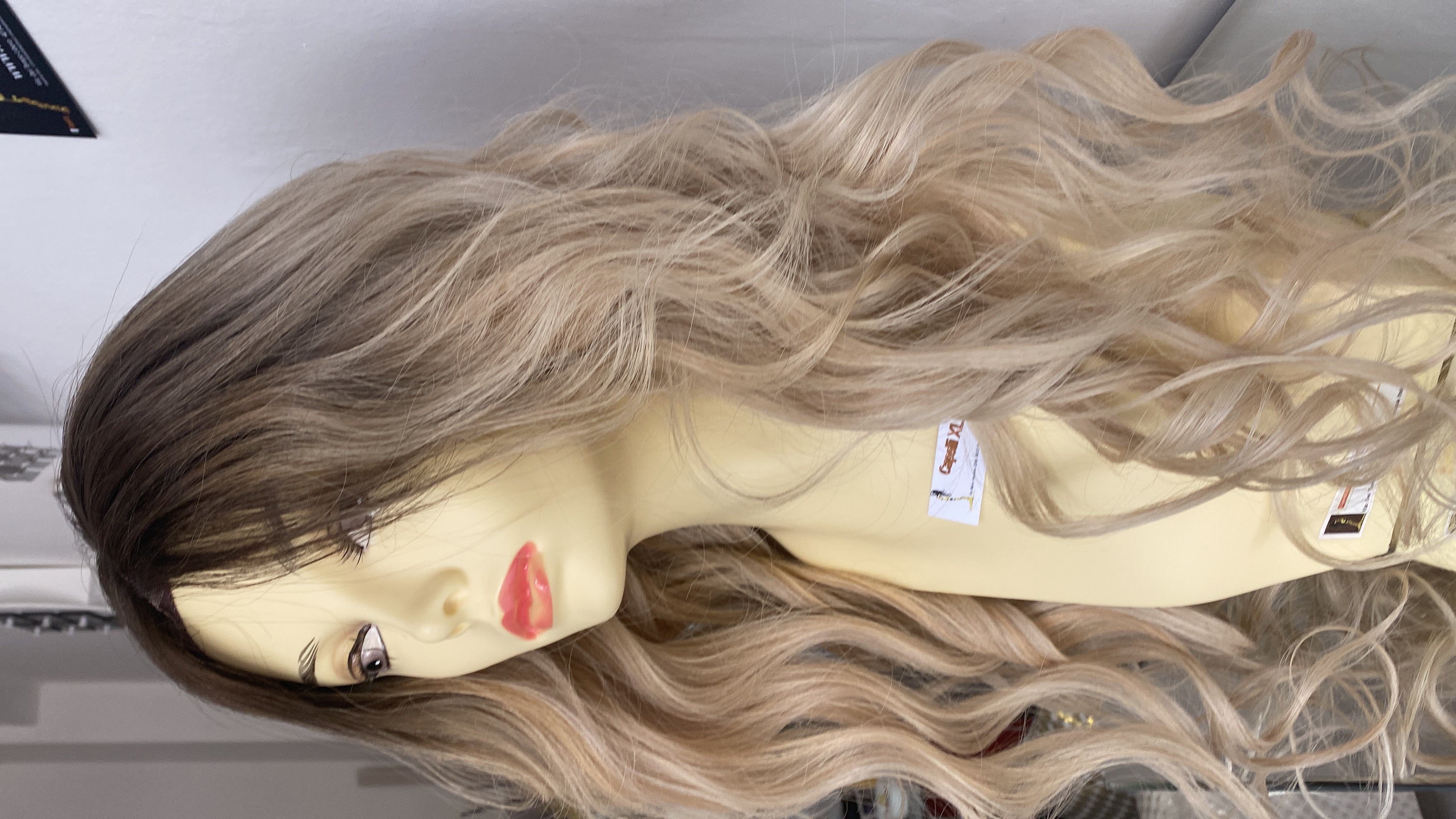 Parrucca Lunghissima capelli veri remy Capelli europei Colore biondo platino con effetto ricrescita fatta su misura e colore personalizzato